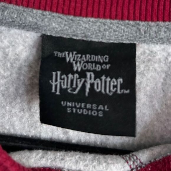 Harry Potter Universal Studios Gryffindor Pullover Sweater, Sz XS - Picture 7 of 13